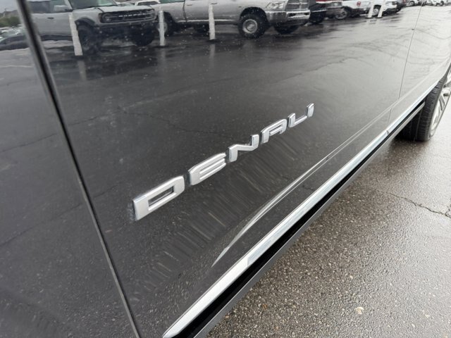 Used 2021 GMC Yukon XL Denali w/ Denali Premium Package AWD/4WD image 24