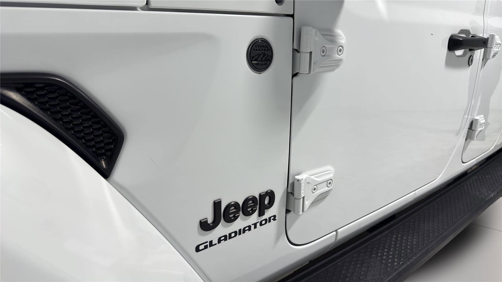 Used 2022 Jeep Gladiator Sport image 25