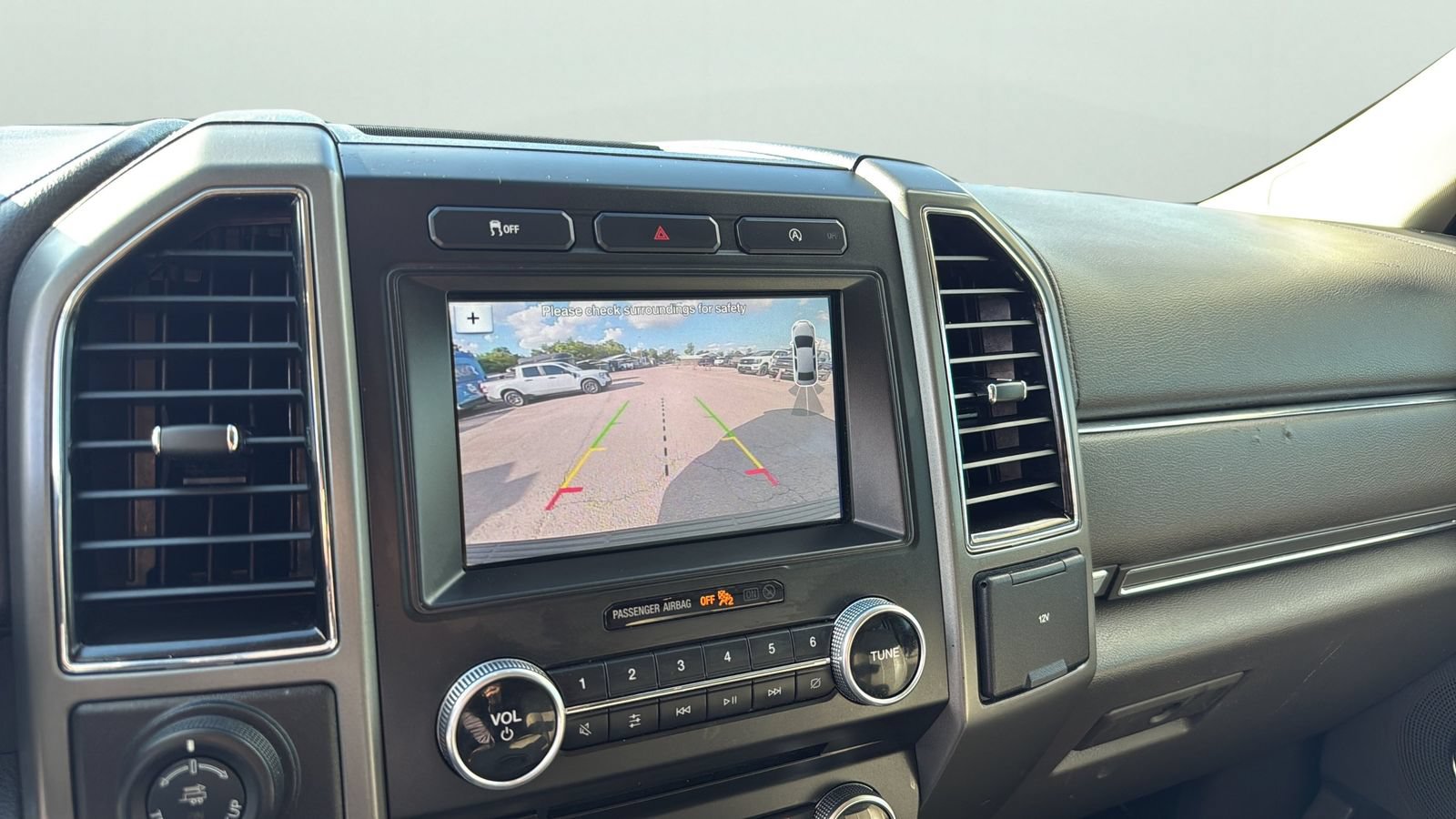 Certified 2018 Ford Expedition XLT w/ Equipment Group 202A RWD image 18