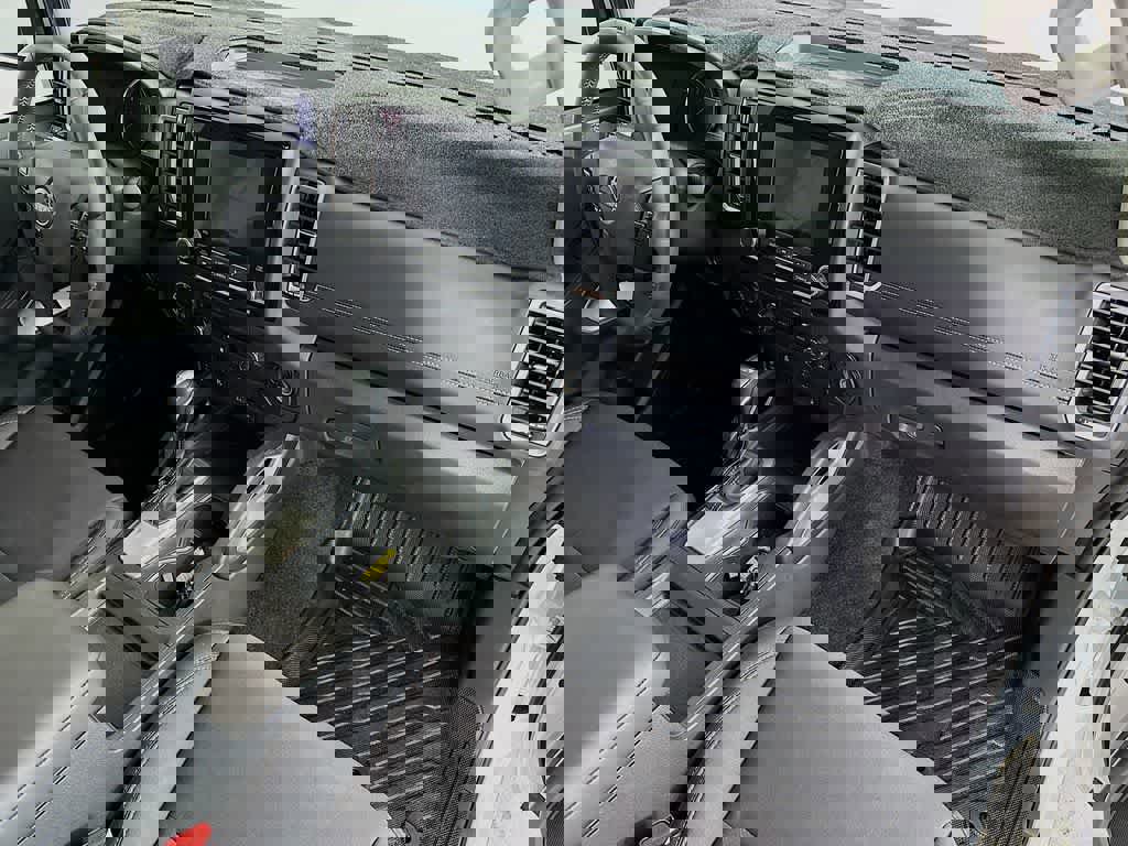 Used 2024 Nissan Frontier SV w/ Technology Package image 29