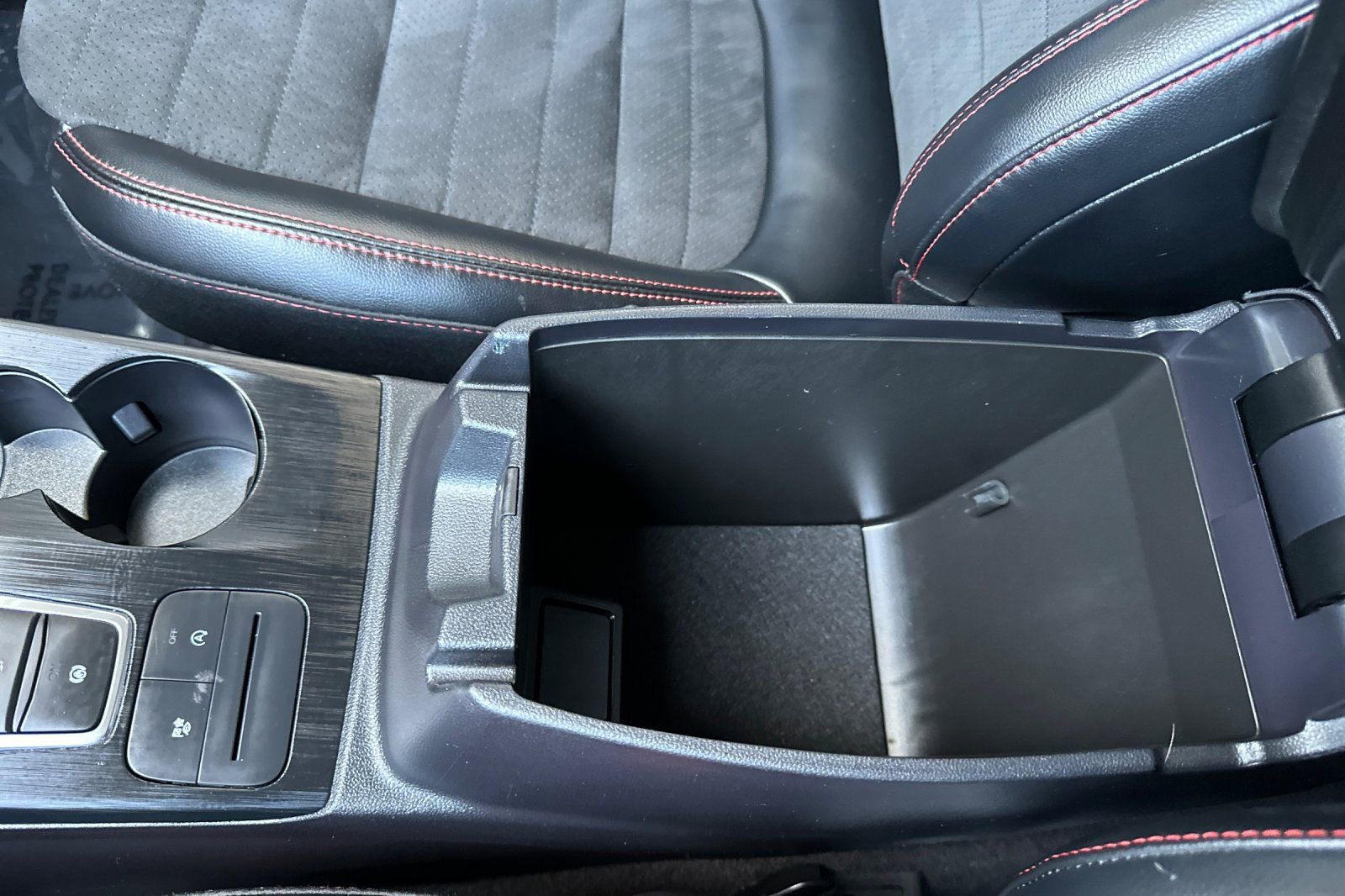 Certified 2022 Ford Escape SEL w/ SEL Stealth AWD Package image 31