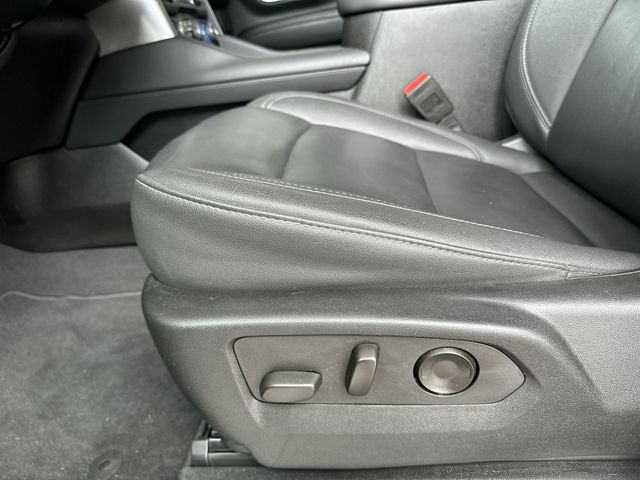 Used 2024 Chevrolet Suburban LT w/ Luxury Package AWD/4WD image 13