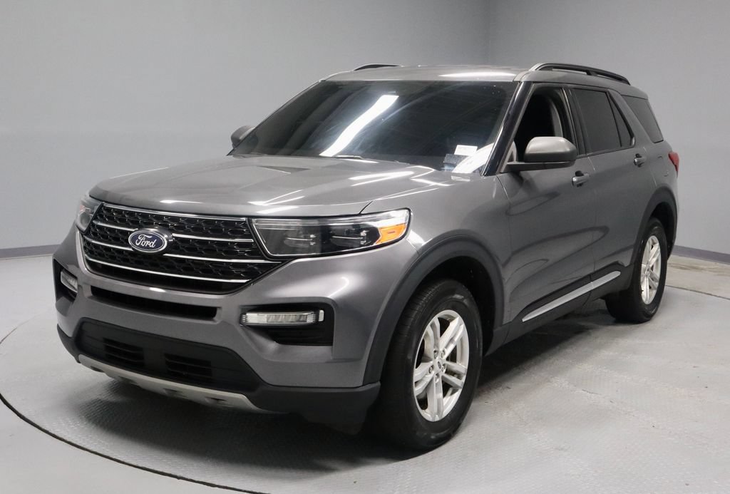 Certified 2023 Ford Explorer XLT w/ Equipment Group 202A AWD/4WD image 5
