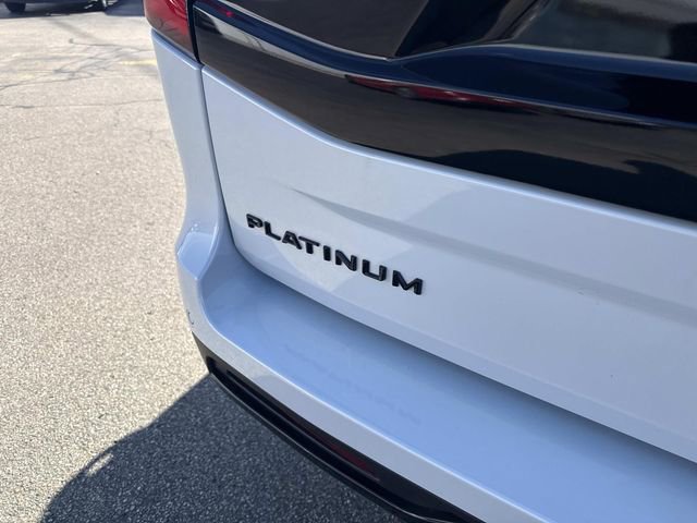 Certified 2025 Ford Expedition Platinum w/ Stealth Performance Package AWD/4WD image 5