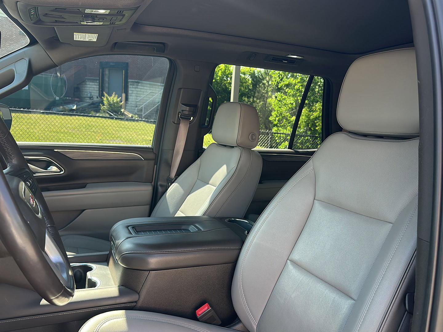 Used 2022 GMC Yukon SLT w/ SLT Premium Package AWD/4WD image 11