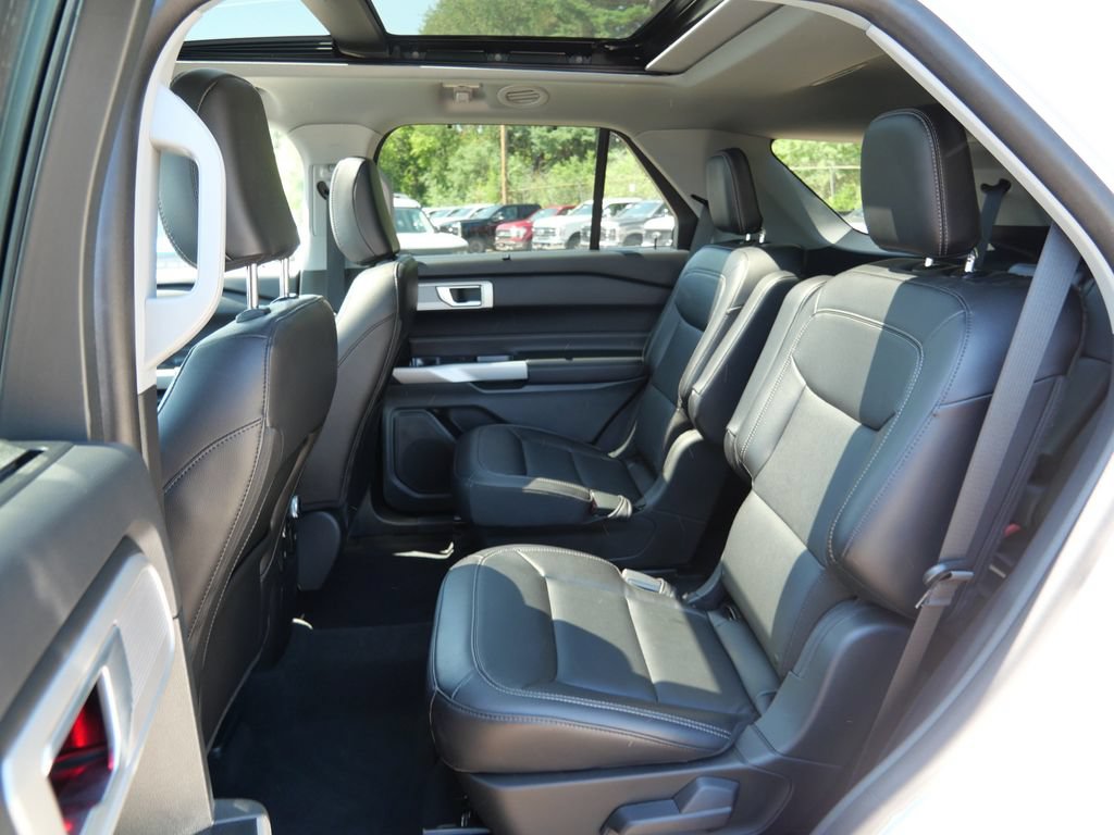 Certified 2023 Ford Explorer Limited w/ Equipment Group 301A AWD/4WD image 15