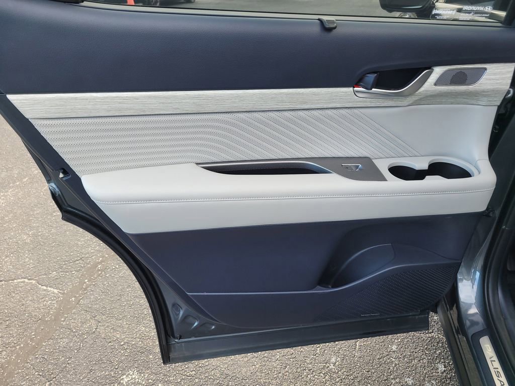 Used 2023 Hyundai Palisade Calligraphy image 9