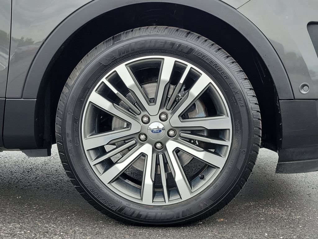 Certified 2017 Ford Explorer Platinum AWD/4WD image 9