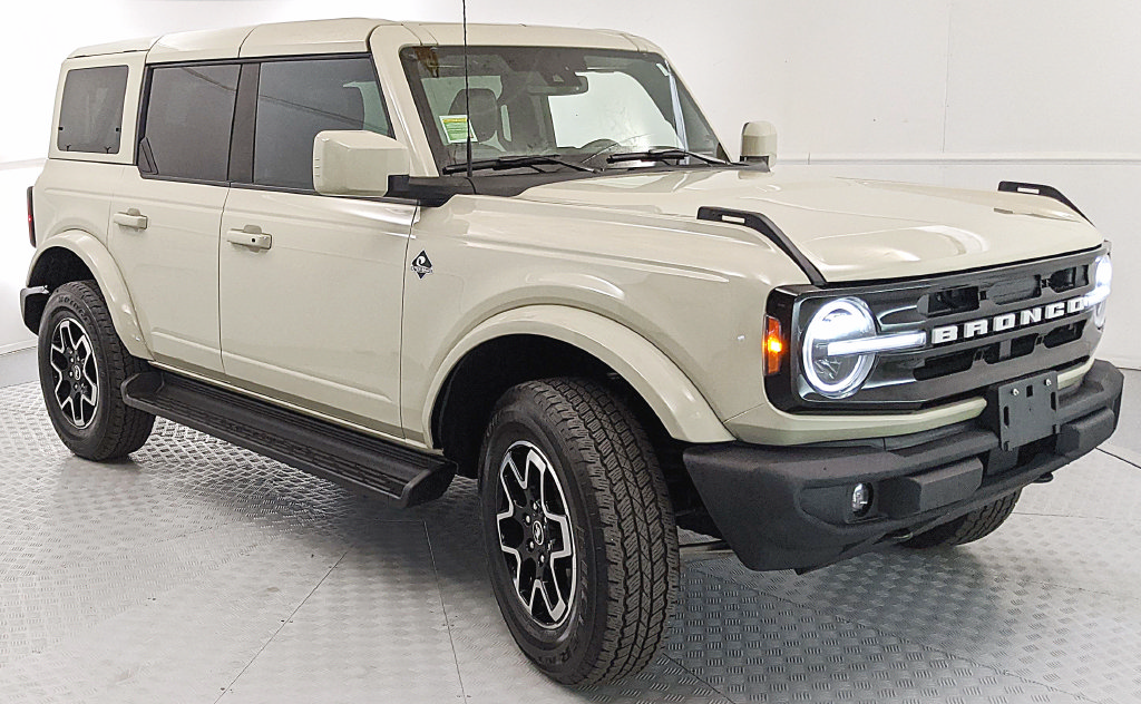 Certified 2025 Ford Bronco Outer Banks