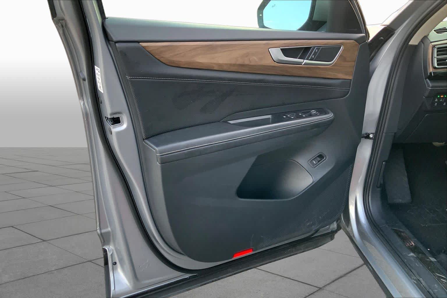 Used 2026 Volkswagen Atlas SE FWD image 19