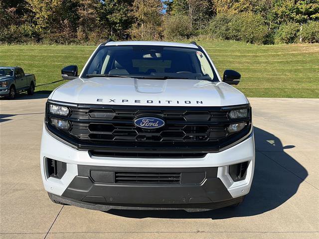 Certified 2025 Ford Expedition Active AWD/4WD image 2