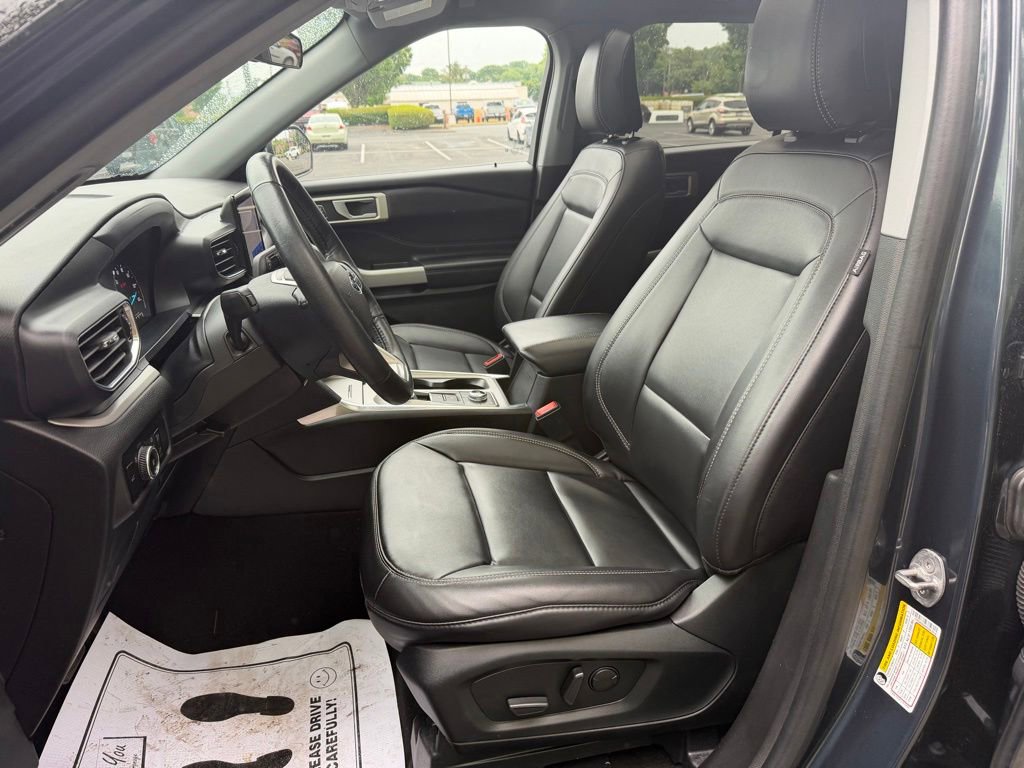 Certified 2023 Ford Explorer XLT w/ Equipment Group 202A AWD/4WD image 12