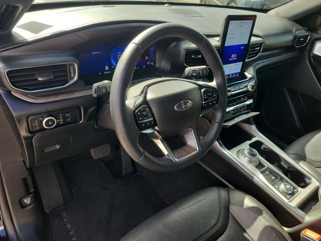 Certified 2023 Ford Explorer Platinum w/ Technology Package image 16