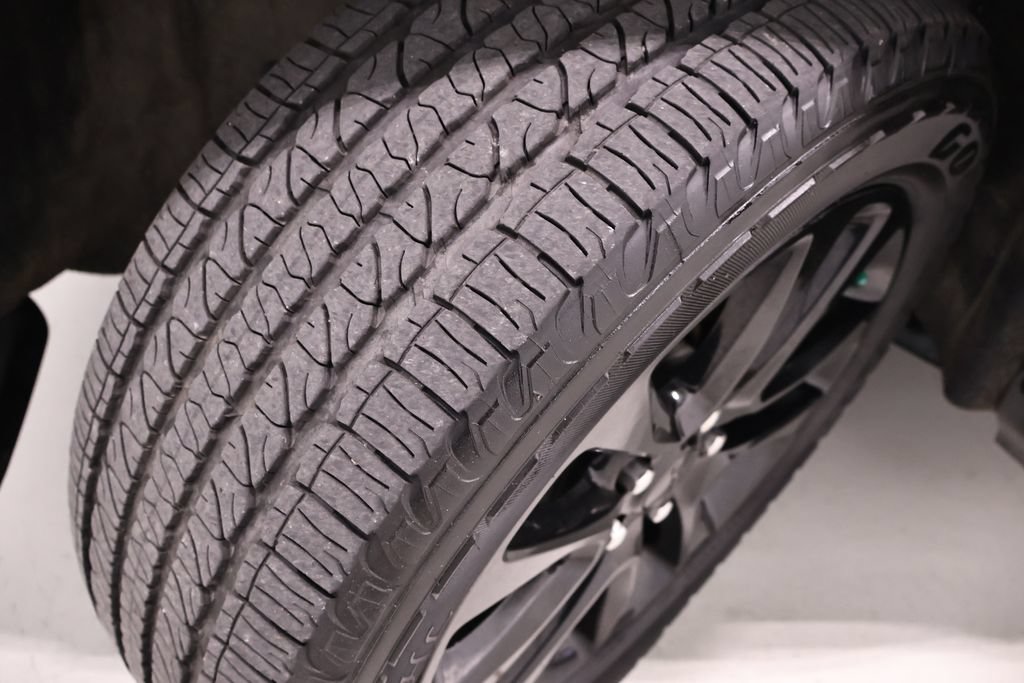 Used 2020 Jeep Grand Cherokee Altitude AWD/4WD image 39