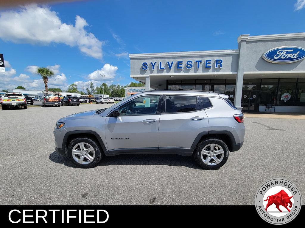 Used 2024 Jeep Compass Latitude AWD/4WD image 3