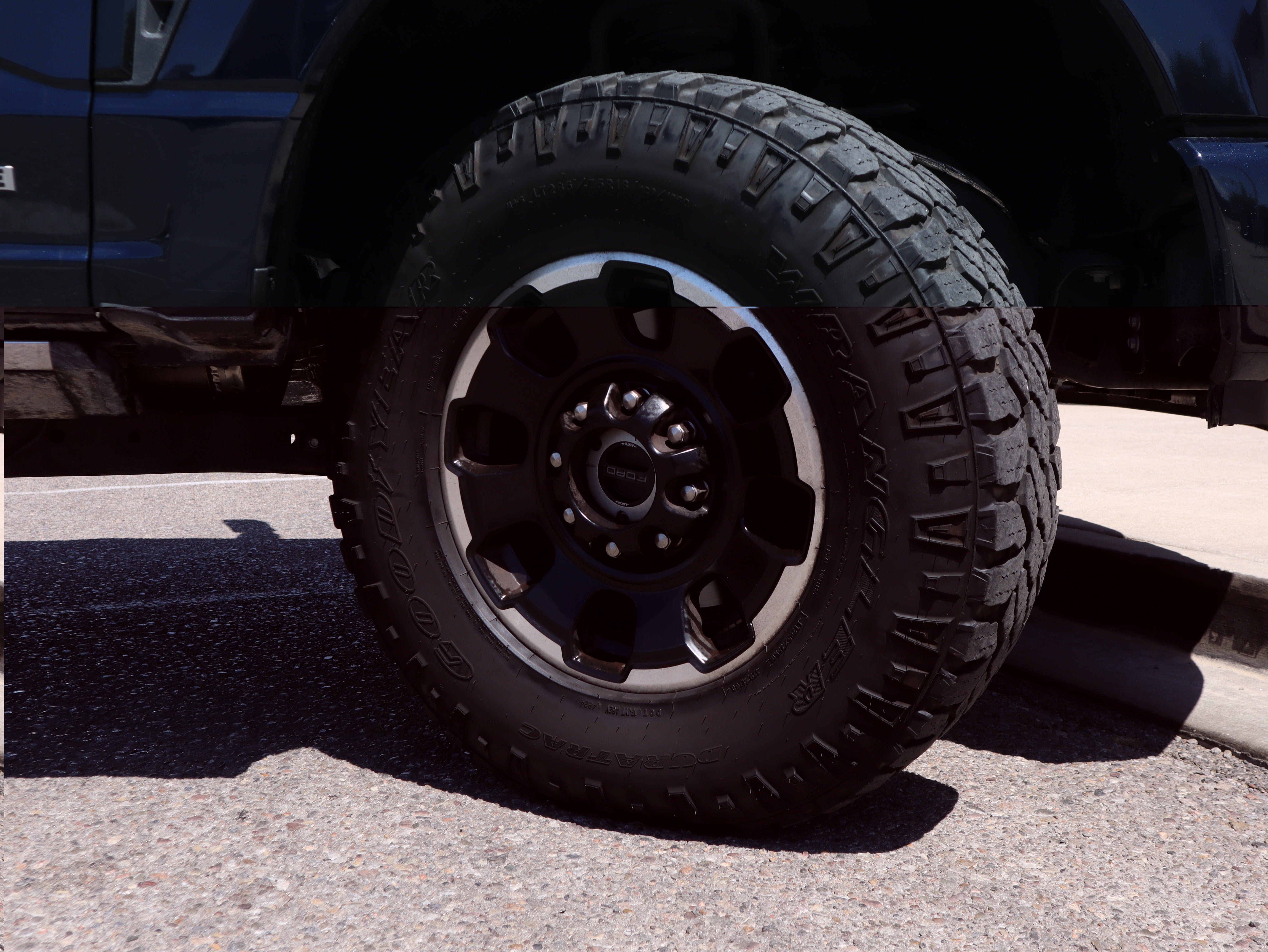 Certified 2025 Ford F250 Platinum w/ Tremor Off-Road Package AWD/4WD image 13