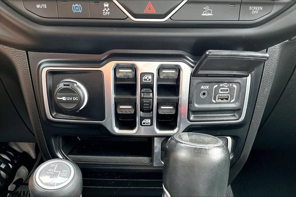 Used 2023 Jeep Wrangler Unlimited Sahara AWD/4WD image 26