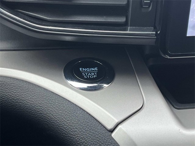 Certified 2022 Ford Explorer XLT w/ Equipment Group 202A image 25