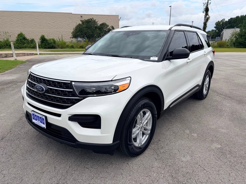 Certified 2024 Ford Explorer XLT w/ Class IV Trailer Tow Package AWD/4WD image 5