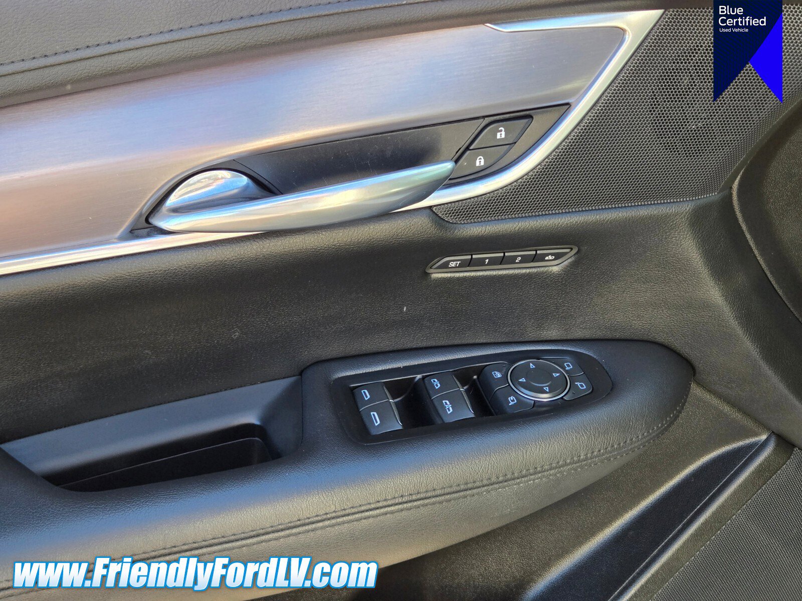 Used 2019 Cadillac XT5 Luxury w/ Advanced Security Package FWD image 18