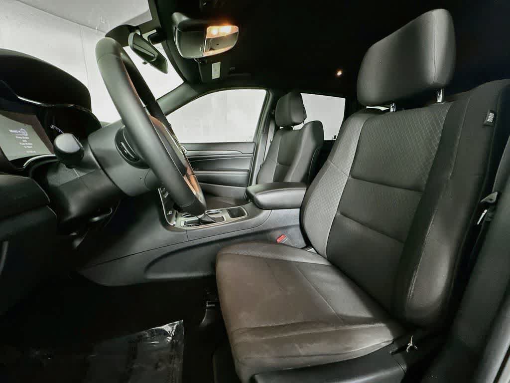 Used 2019 Jeep Grand Cherokee Laredo RWD image 11