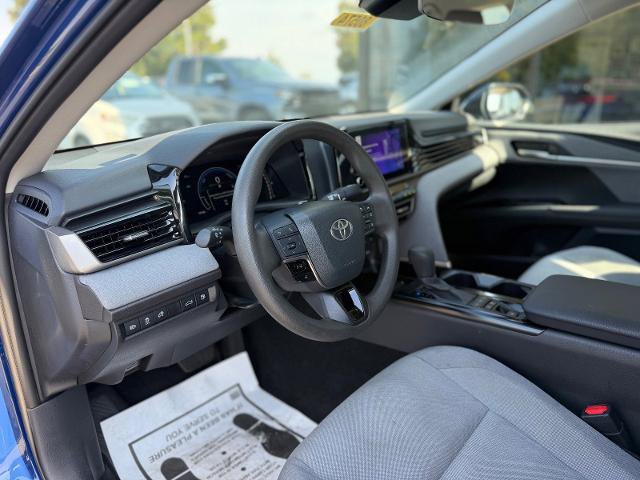 Used 2025 Toyota Camry LE FWD image 8