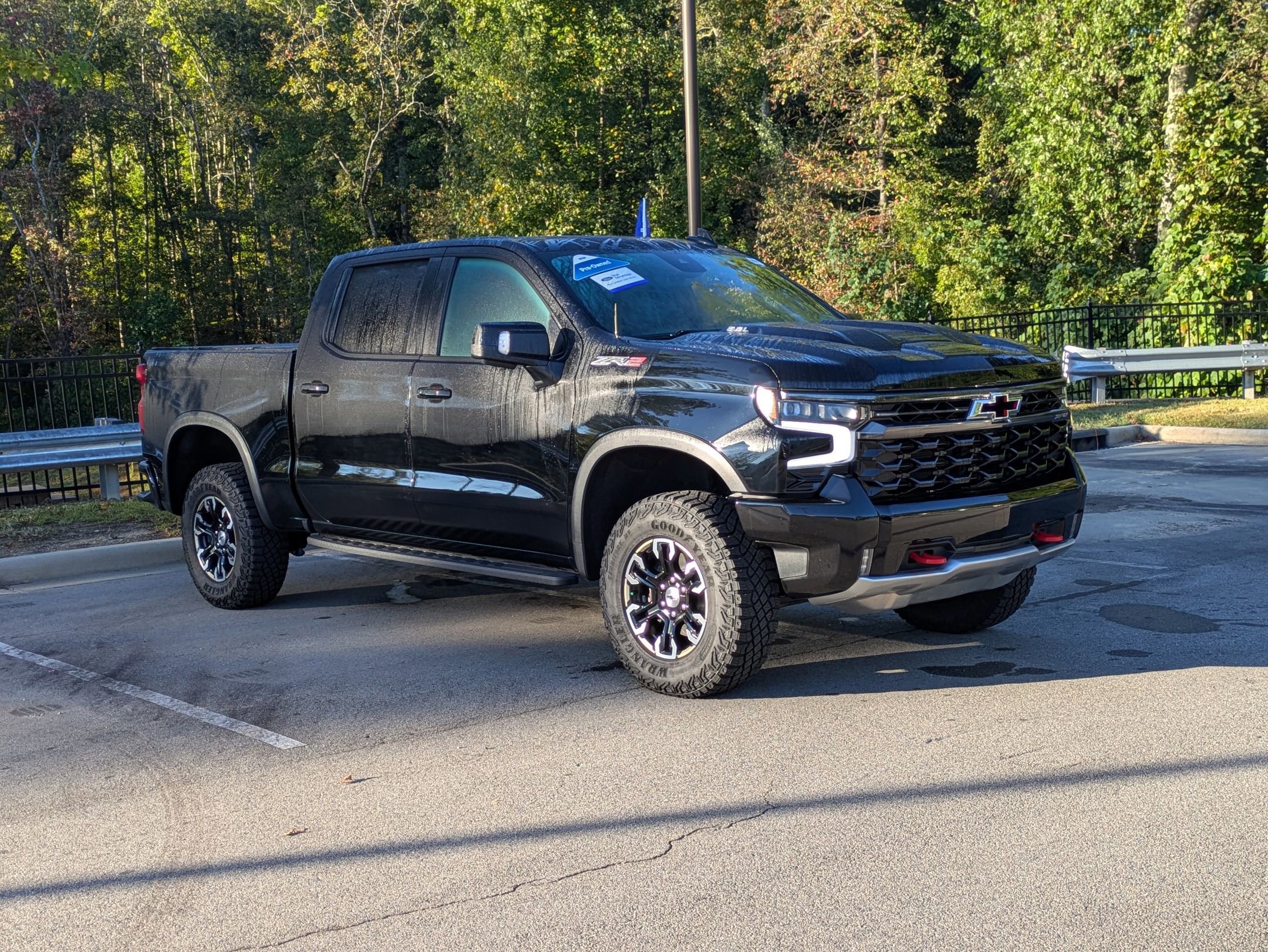 Used 2024 Chevrolet Silverado 1500 ZR2 w/ Technology Package image 9