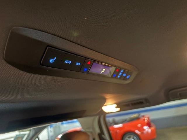 Used 2022 Toyota Sienna Platinum AWD/4WD image 31
