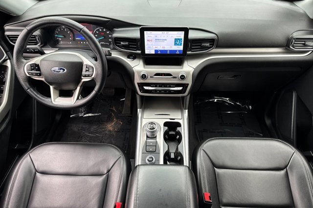 Certified 2022 Ford Explorer XLT w/ Equipment Group 202A image 15