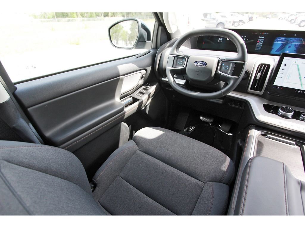 Certified 2025 Ford Expedition Max Active image 12