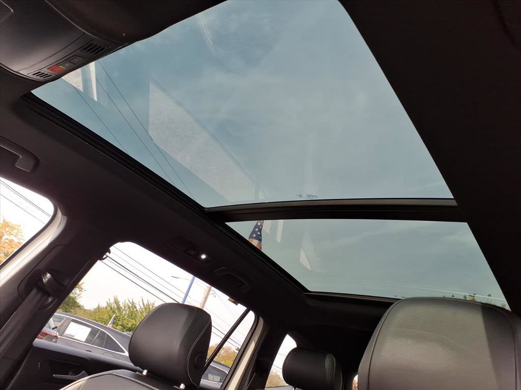 Used 2024 Volkswagen Tiguan SE R-Line image 20