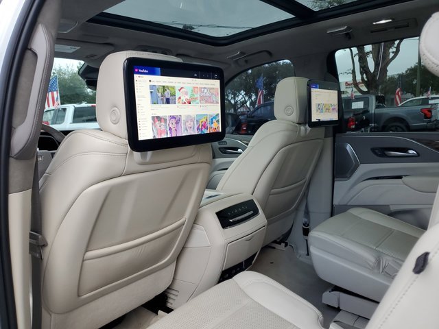 Used 2023 Cadillac Escalade Premium Luxury Platinum image 12