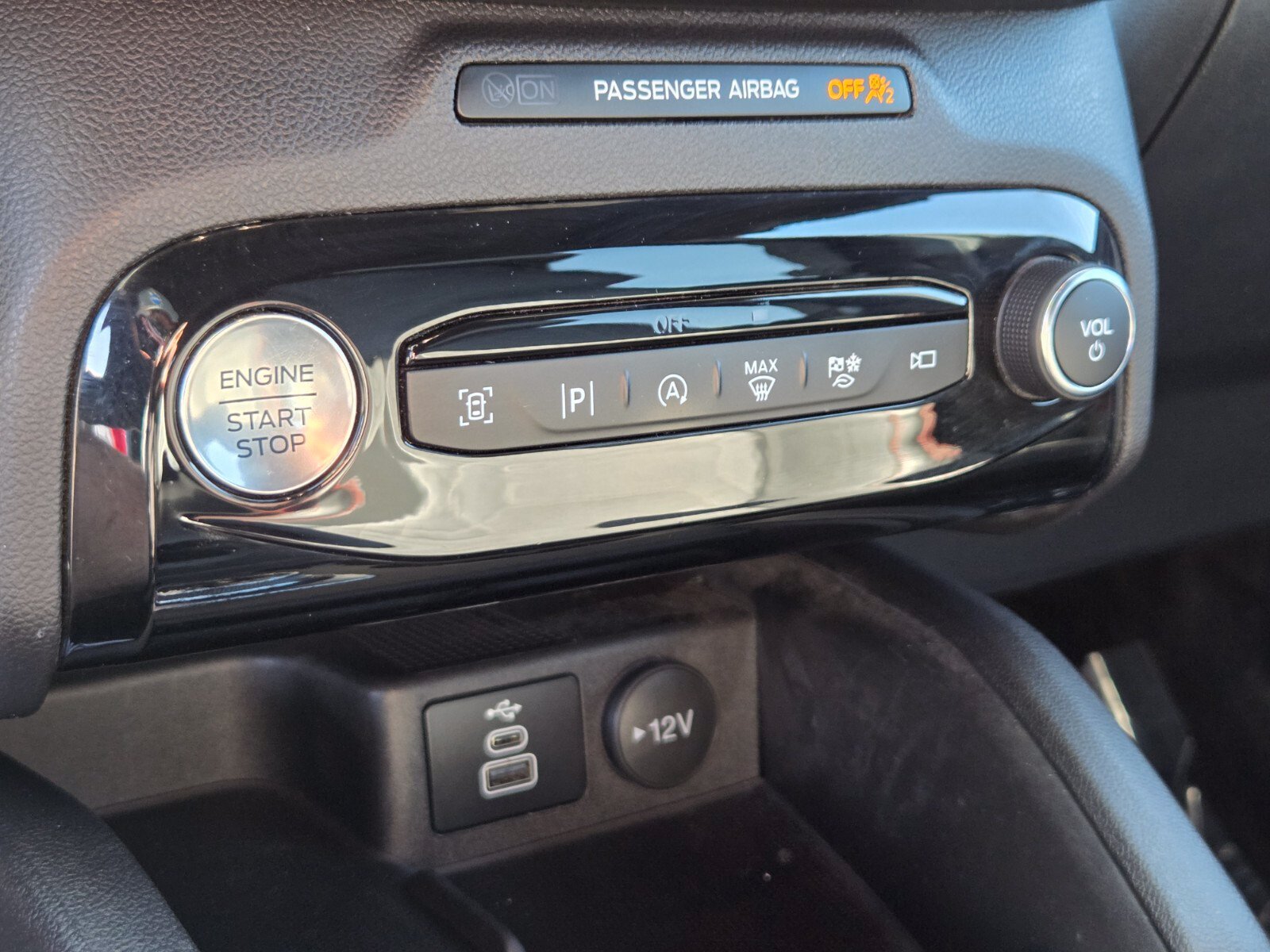 Certified 2024 Ford Escape ST-Line Elite w/ Premium Technology Package AWD/4WD image 23