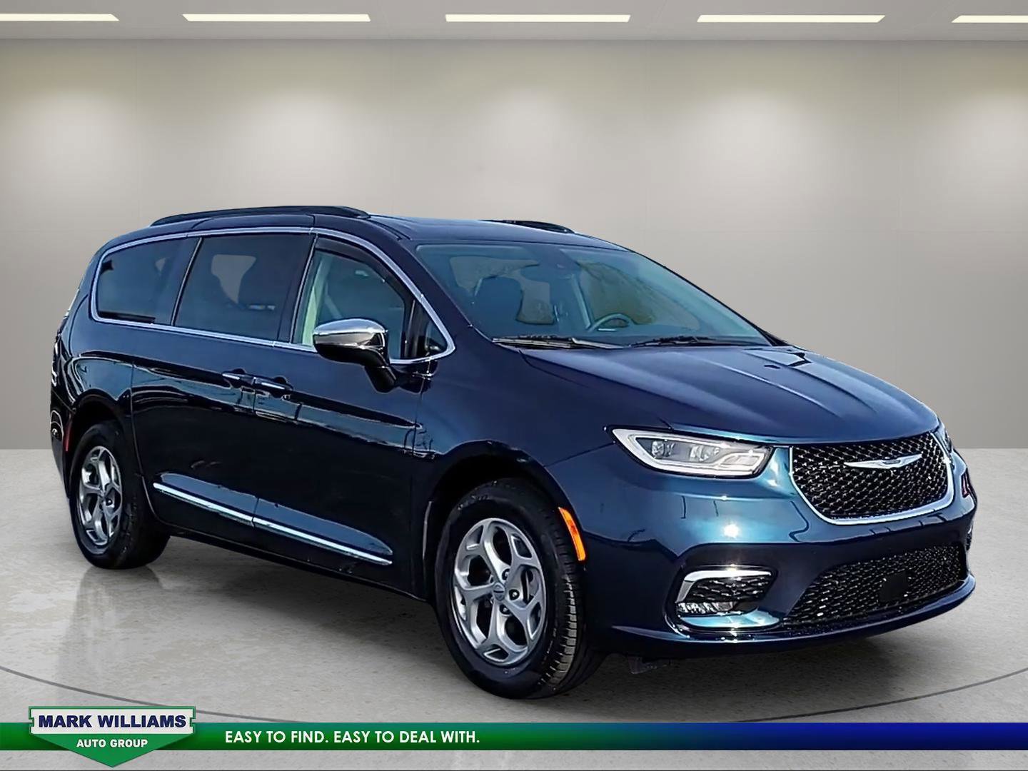 Used 2023 Chrysler Pacifica Limited image 7