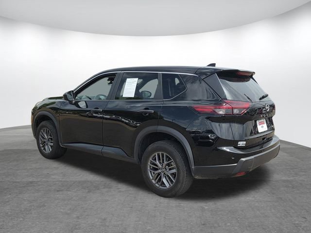 Used 2024 Nissan Rogue S image 2