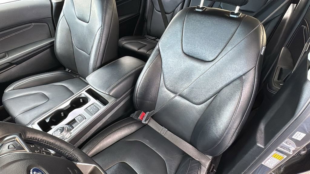 Certified 2022 Ford Edge Titanium w/ Class II Trailer Tow Package image 22