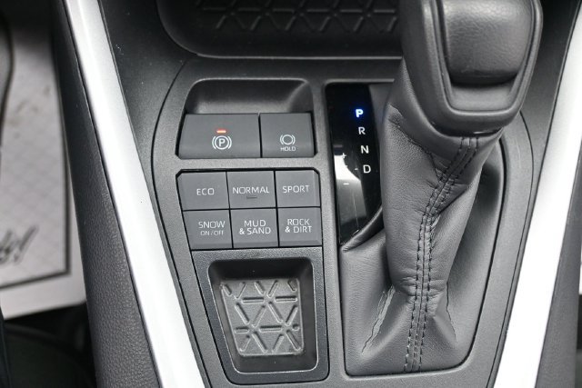 Used 2025 Toyota RAV4 XLE AWD/4WD image 14