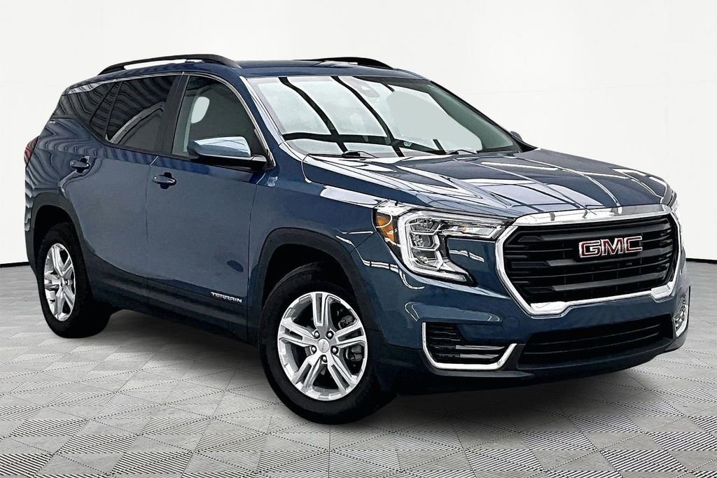 Used 2024 GMC Terrain SLE w/ Driver Convenience Package image 5