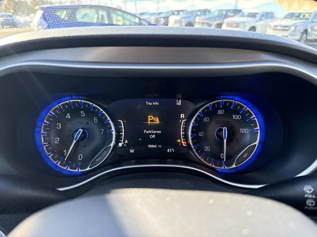 Used 2024 Chrysler Pacifica Touring-L FWD image 32