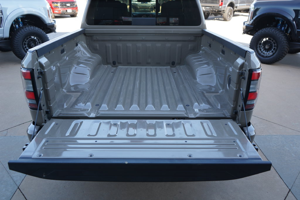 Used 2024 Nissan Frontier Pro-X RWD image 18