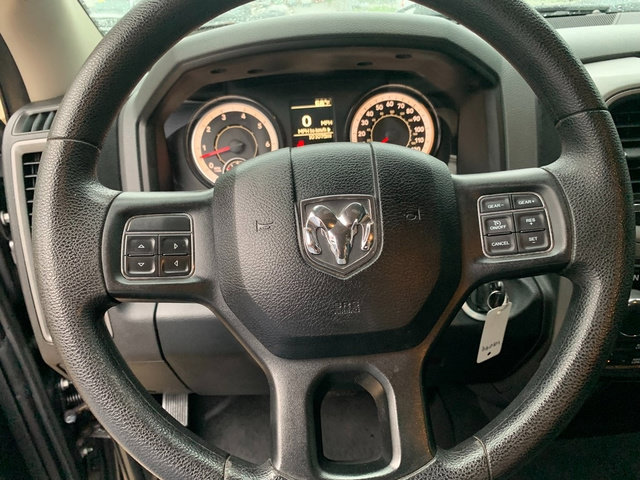 Used 2018 RAM 1500 Express AWD/4WD image 25