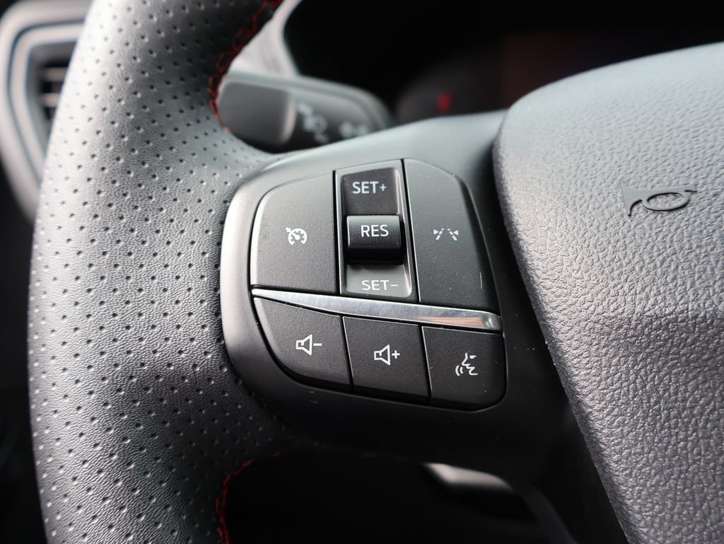 Certified 2025 Ford Escape ST-Line AWD/4WD image 26