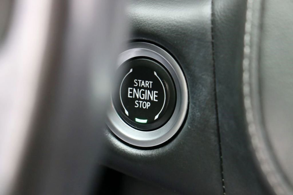 Used 2022 Chevrolet Suburban Z71 w/ Luxury Package image 17