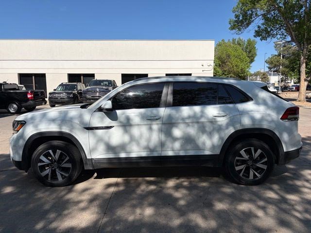 Used 2022 Volkswagen Atlas Cross Sport SE FWD image 3
