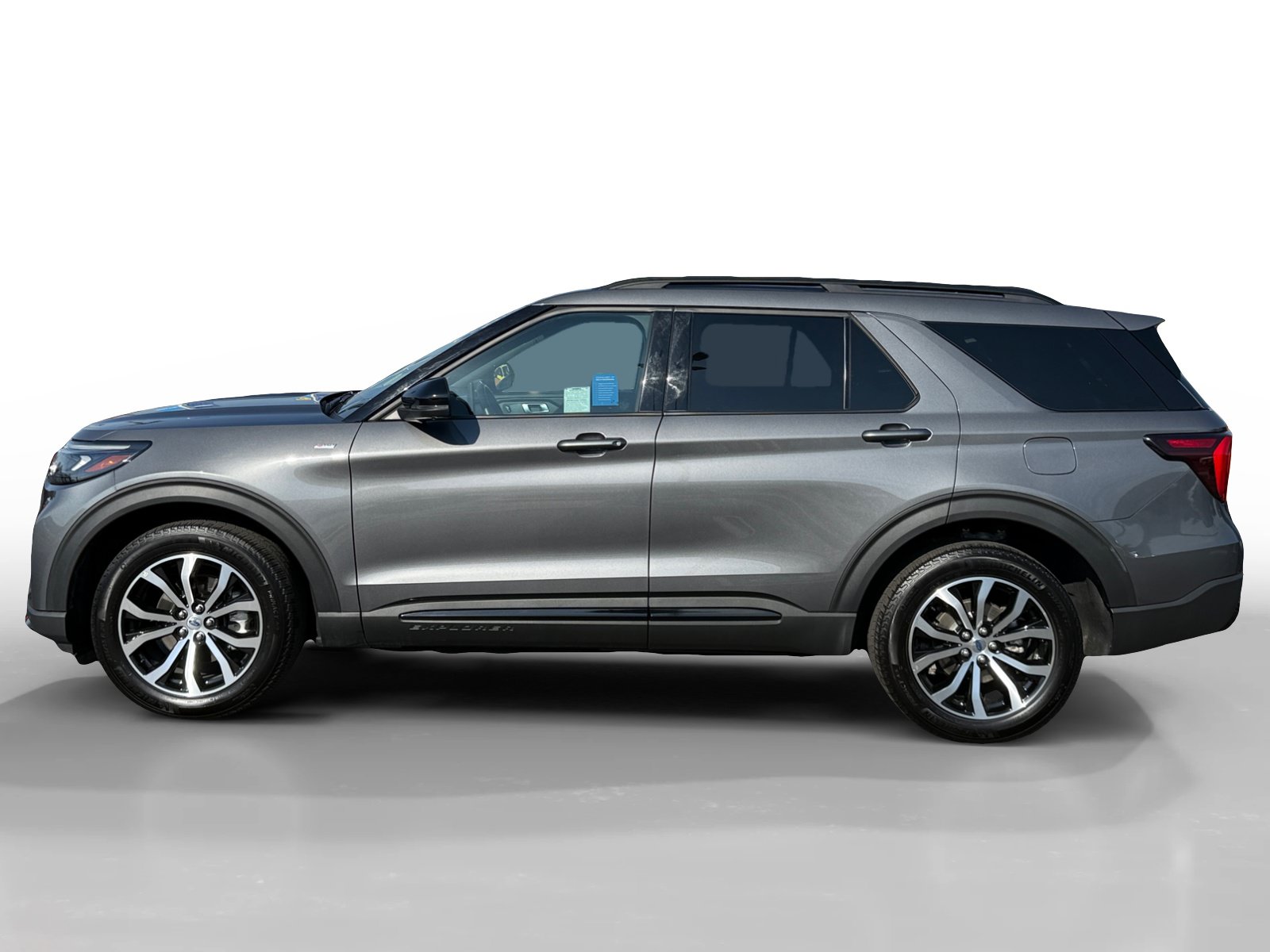 Certified 2025 Ford Explorer ST-Line AWD/4WD image 2