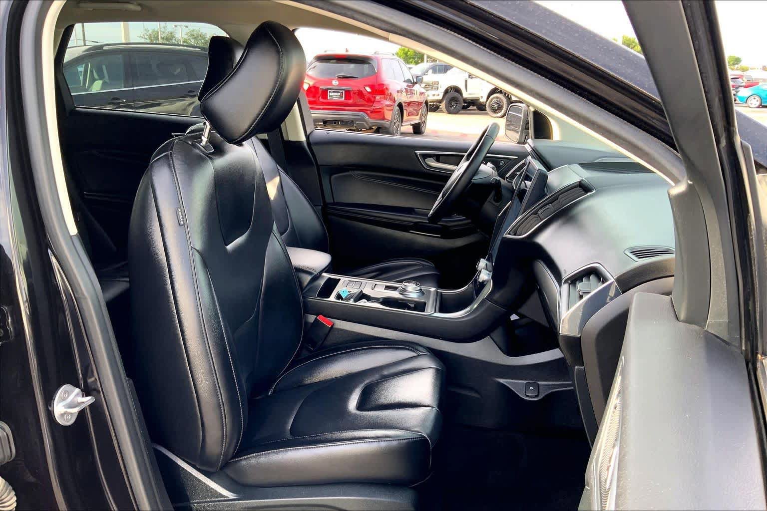 Certified 2022 Ford Edge Titanium AWD/4WD image 11