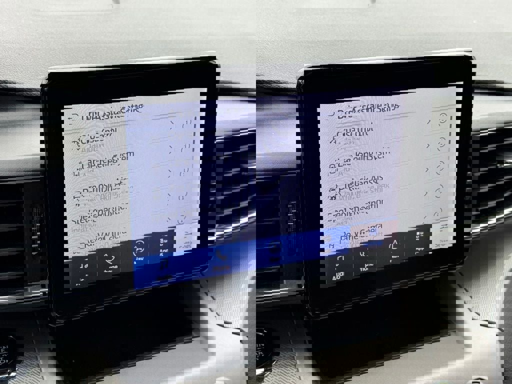 Certified 2022 Ford Explorer XLT w/ Equipment Group 202A image 30