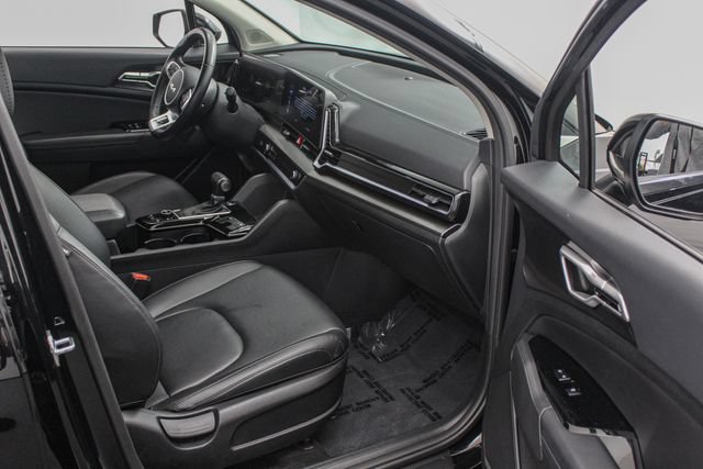 Used 2025 Kia Sportage EX FWD image 22