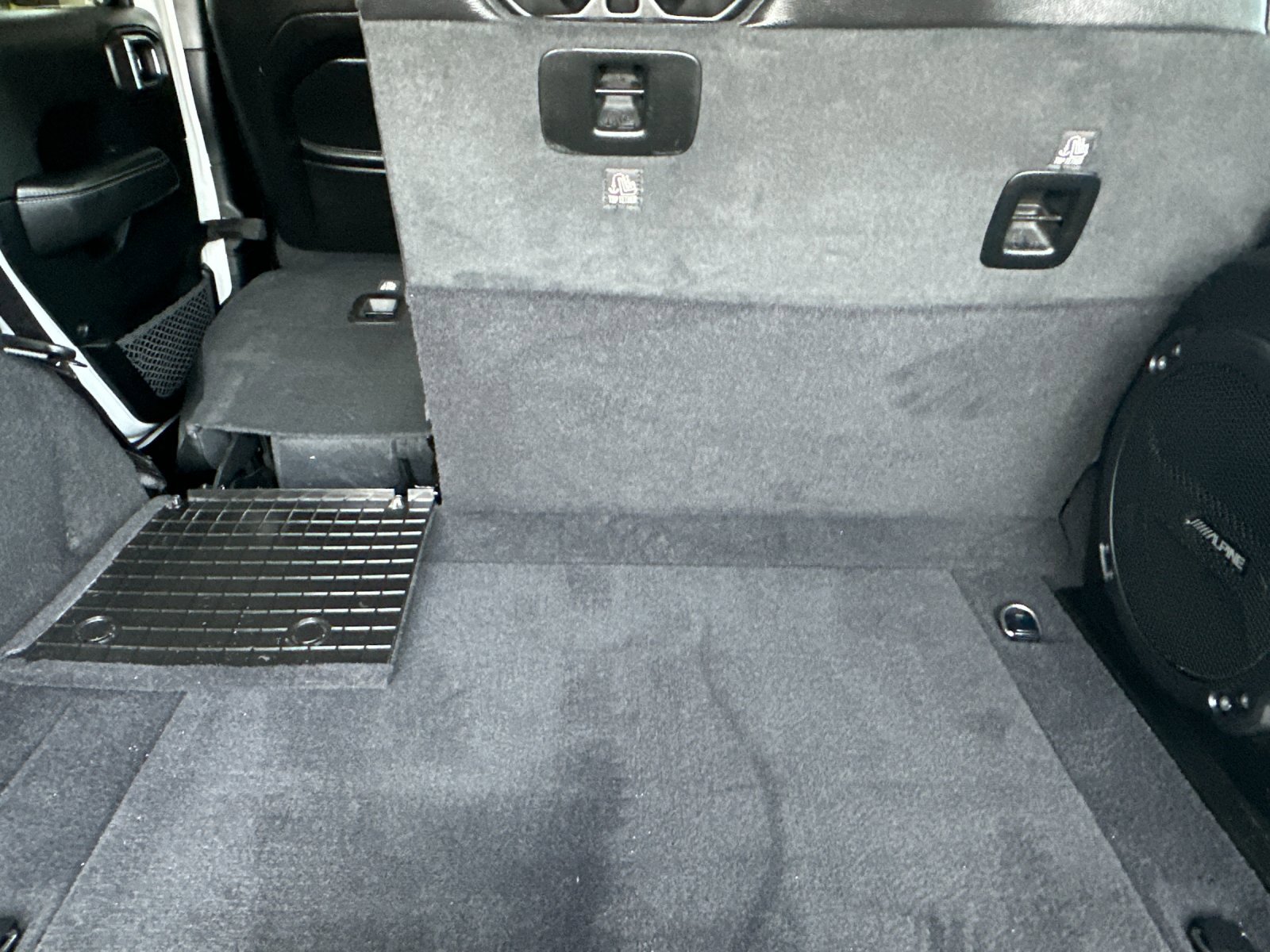 Used 2020 Jeep Wrangler Unlimited Sahara image 15