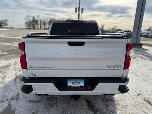 Used 2023 Chevrolet Silverado 1500 High Country w/ High Country Premium Package AWD/4WD image 7